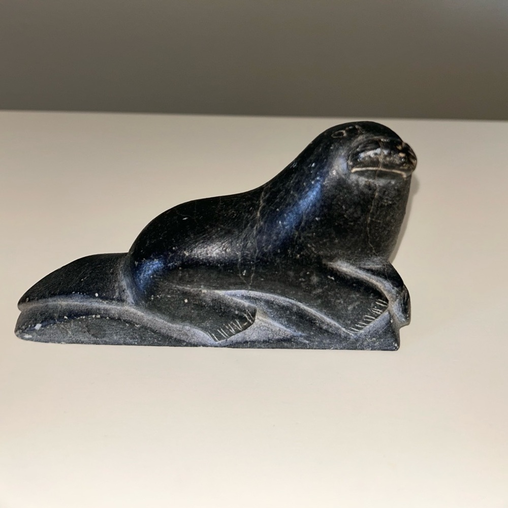 Vintage Inuit Eskimo Soapstone Soapstone Carved Seal Figurine Statue 5" Long